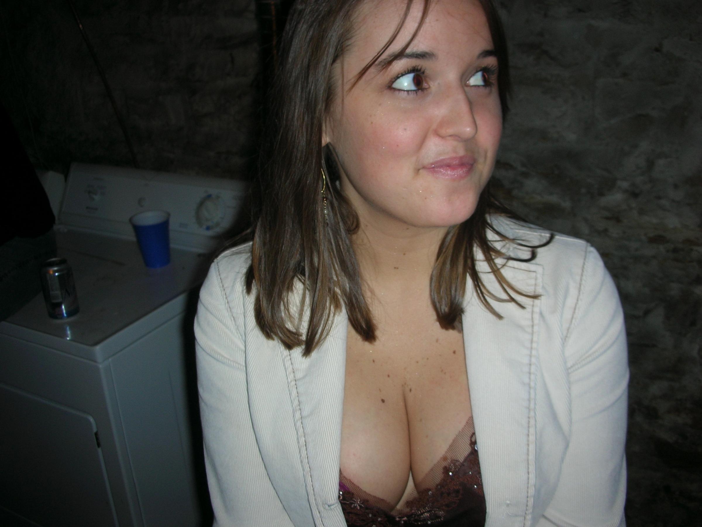 Saggy Matures Cleavage All Downblouse