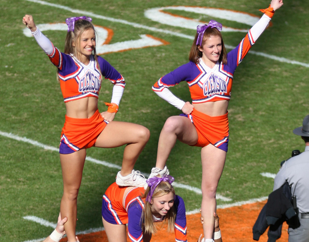 Girls High Schools Cheerleaders Oops