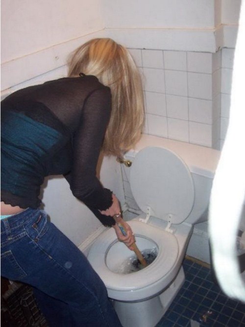 pooping in public Women