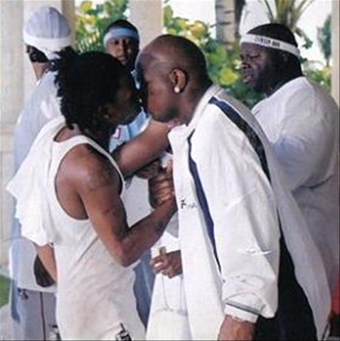  Pictures on Lil  Wayne And Birdman Kissing     Picture
