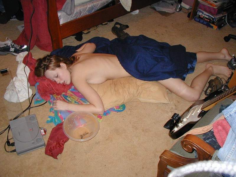 Passed Out Teen Pictures 8