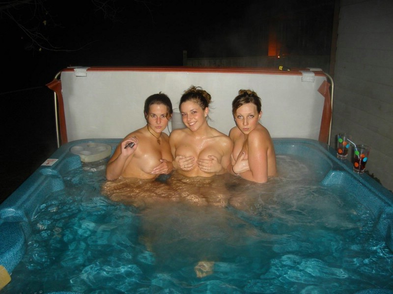 Naked Hot Tub Wife