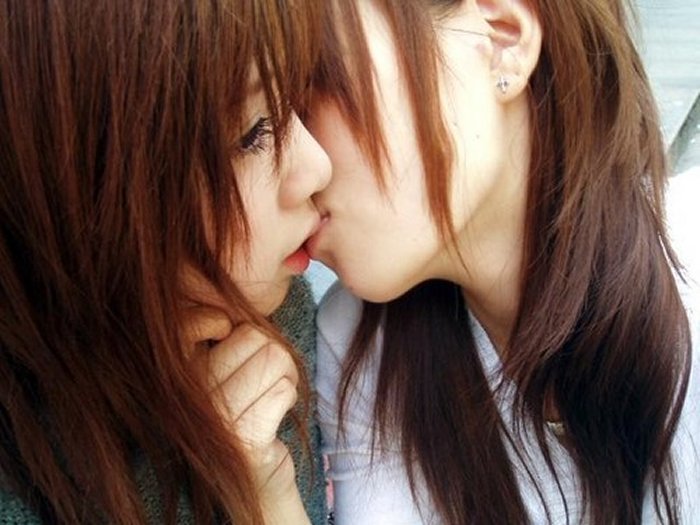 Asian kissing glass