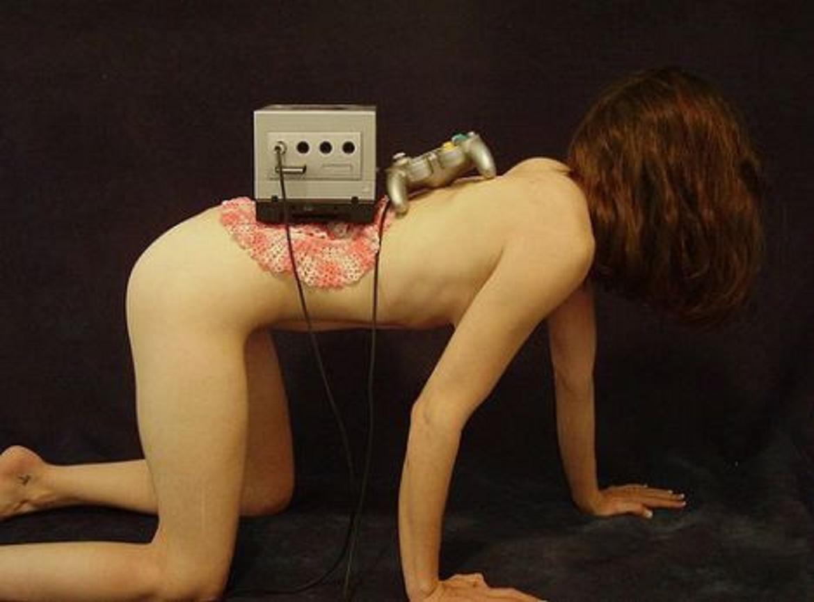 Nude girls in gaming