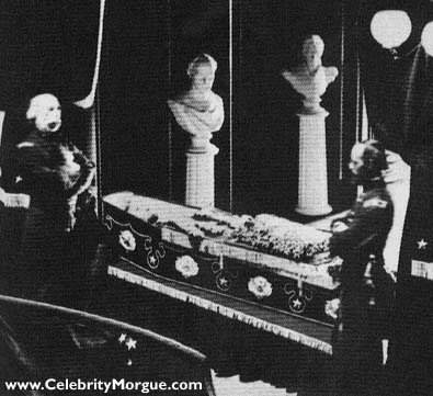 Celebrity Autopsy on Celebrity Morgue Pics   Gallery