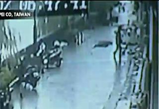China Sinkholes on Video Man Swallowed By A Sinkhole