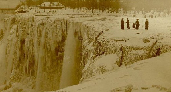 In 1911 Niagara Falls completely froze!