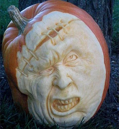 Insane and Scary Halloween Pumkin Carvings of 2011