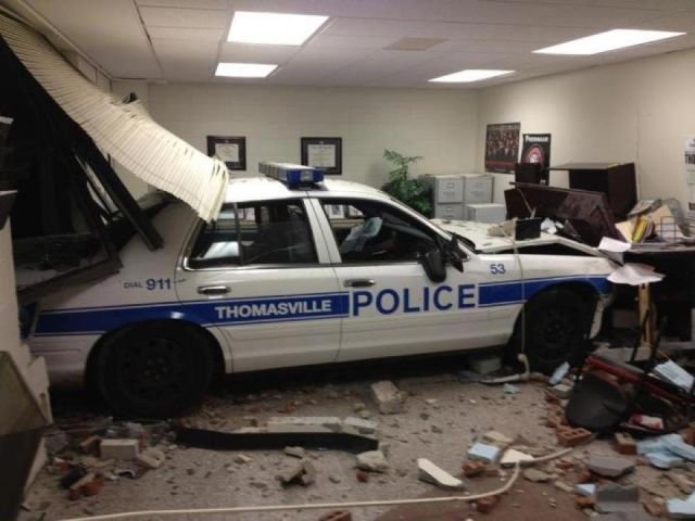 funny police car crash - Da 911 Thomasville Police