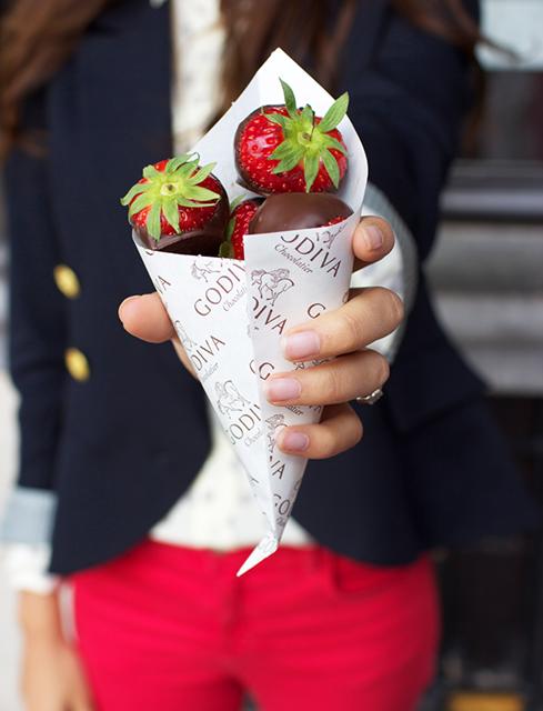 cool product strawberries dipped in godiva chocolate - Diva