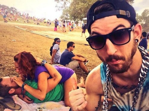 16 Horny Couples Who Forgot They Were In Public