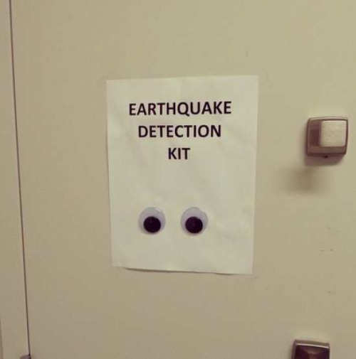 Humour - Earthquake Detection Kit