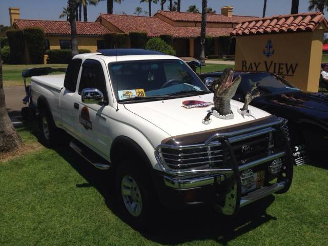 Pickup truck with Jurrasic Park theme done right