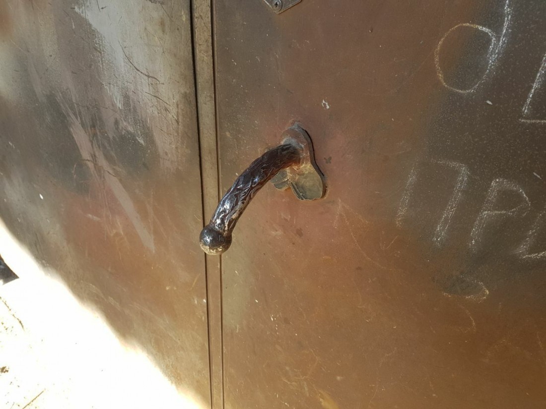 Obscure looking door handle