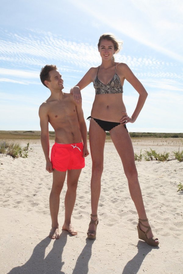 girl with the world's longest legs