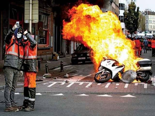carefree funny pics of - riots brussels