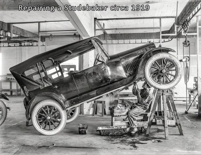 Repairing a Studebaker circa 1919 Shorpy