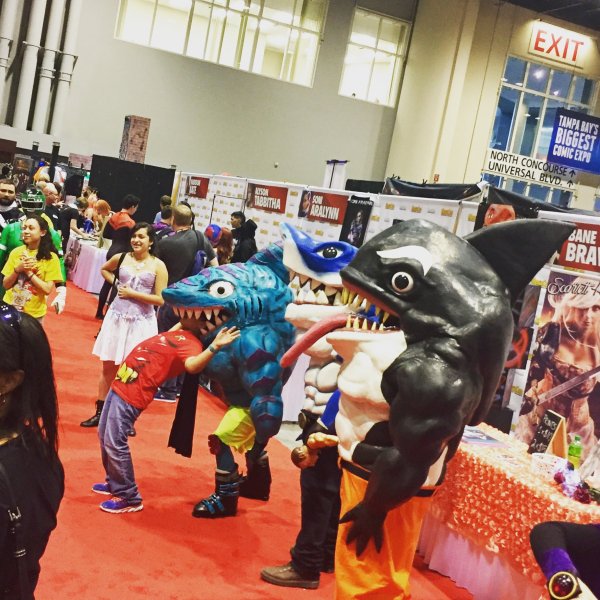 costume - Exit Tampa Bats Biggest Comic Exp North Concourse Universal Blvd. Ha Ow Gane Bra Ecouts
