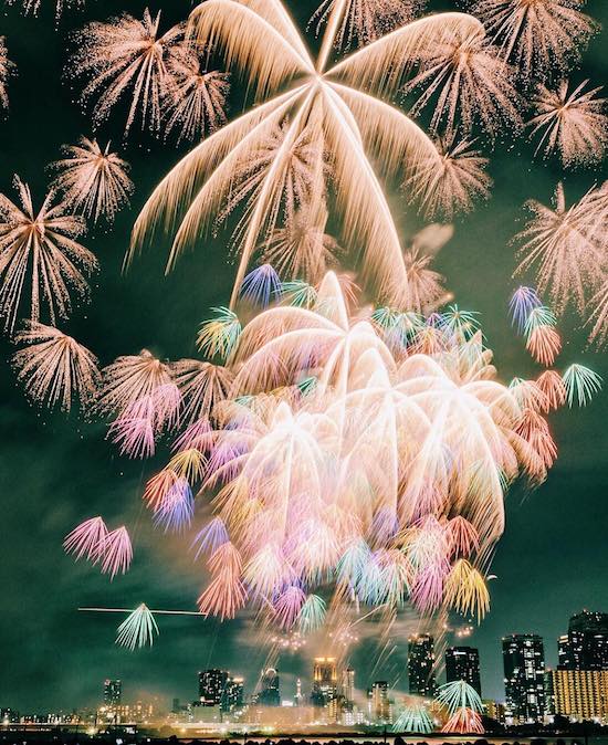 cool picture of slow exposure of fireworks