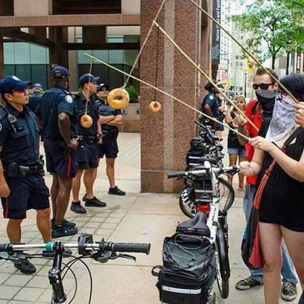 police donut protest