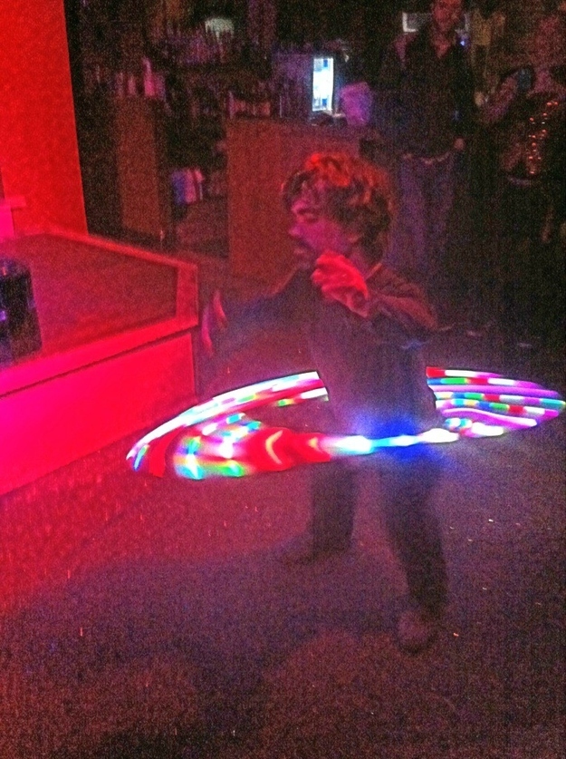 random pics - peter dinklage hula hoop