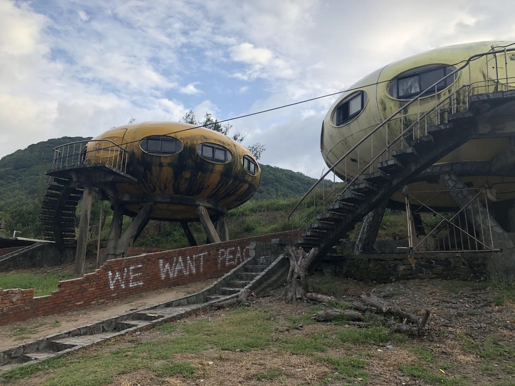 Taiwanese UFO houses built for tourists, but never finished.