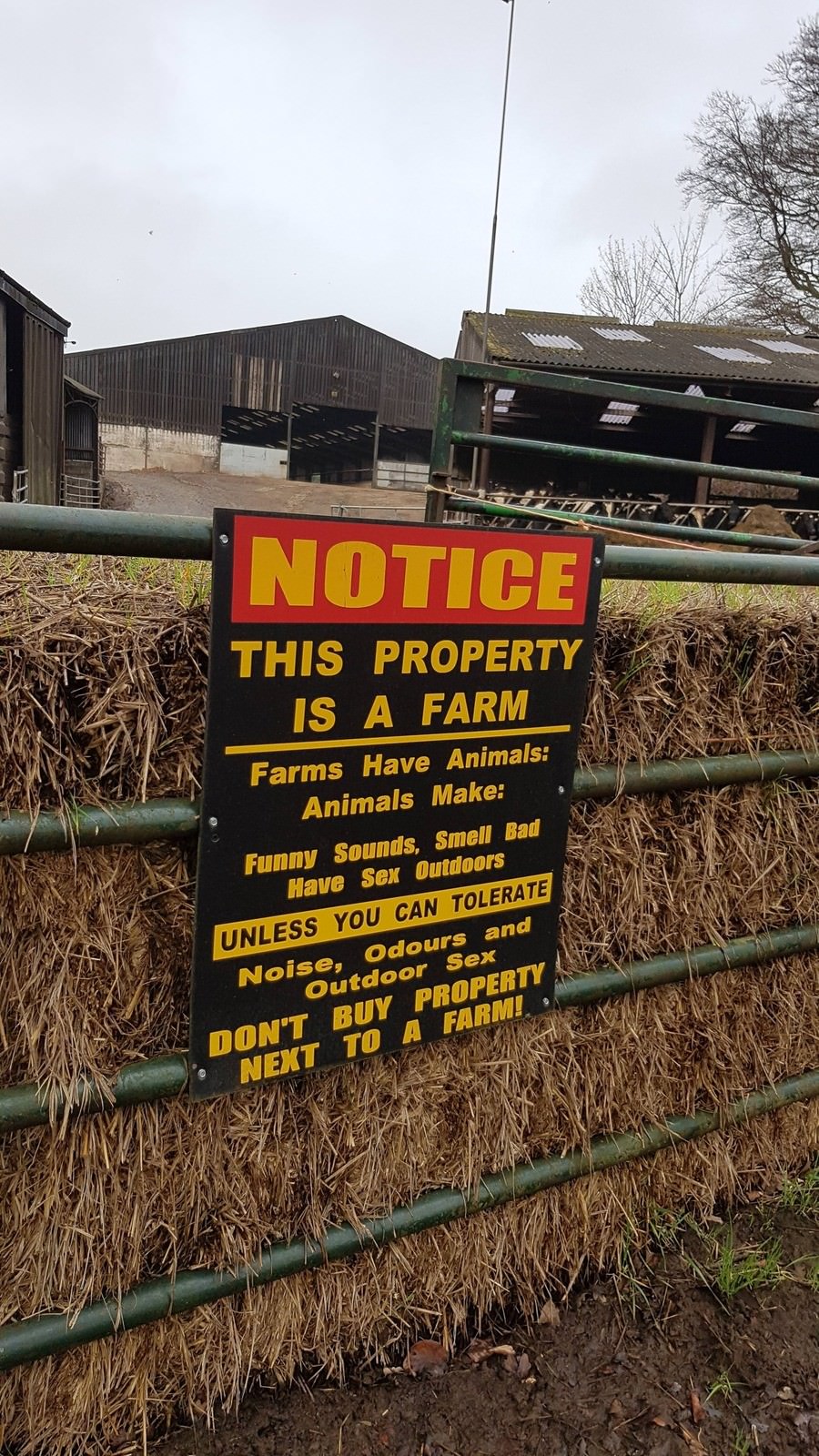 Humour - Notice This Property Is A Farm Farms Have Animals Animals Make Funny Sound Seil Bad Have Sex Gudans Unless You Can Tolerate Nolse, Odours and Outdoor de Don'T Buy Property To A Fami
