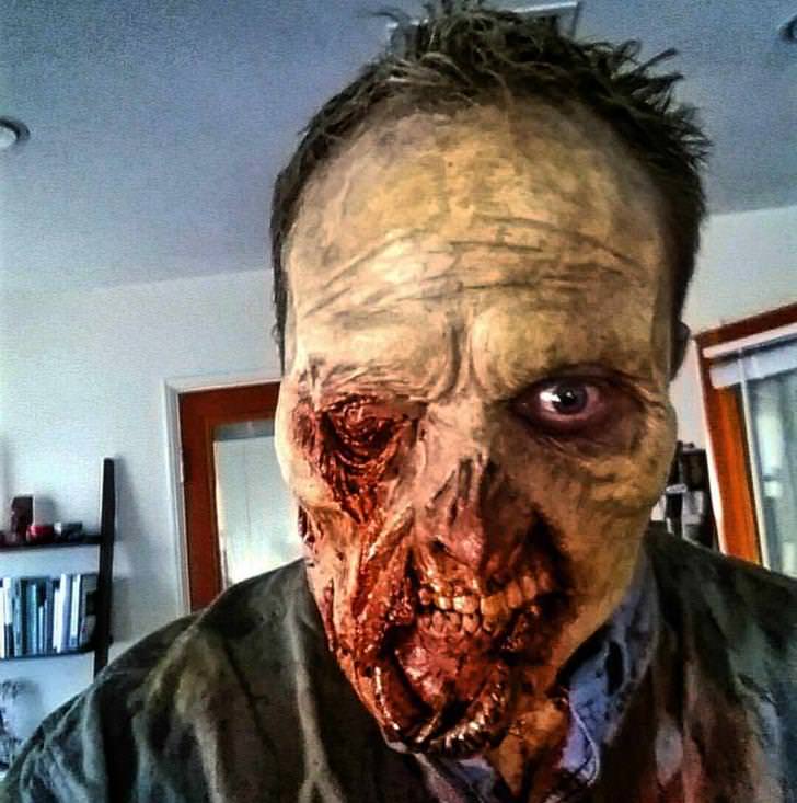 halloween costume zombie