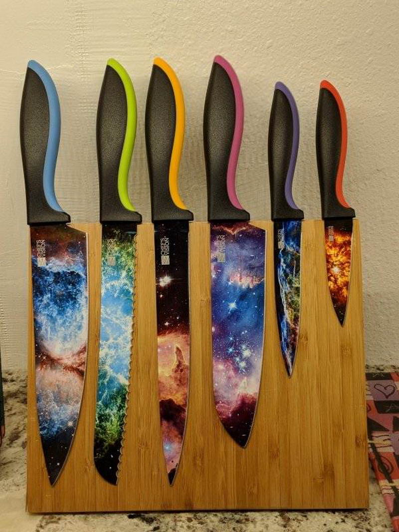 Get this awesome knife set on <a href="https://amzn.to/2rFoXoV" target="_blank" rel="nofollow"><font color="red"><b>Amazon</font></b></a>.
