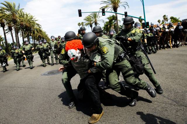 clown get arrested