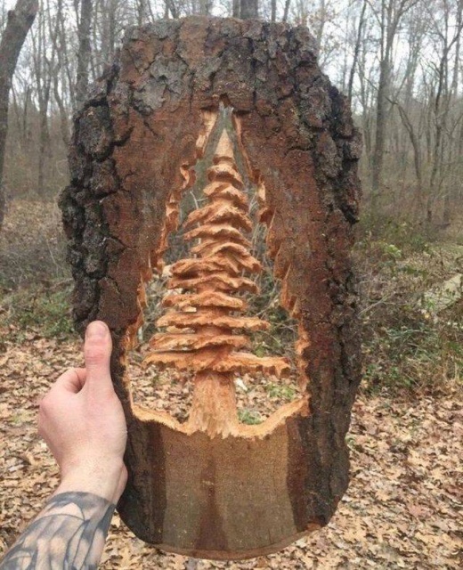 christmas tree chainsaw carving