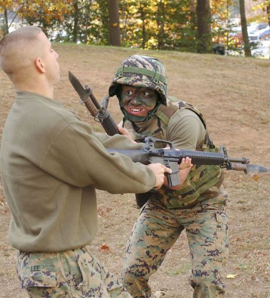 random cool pic of us army bayonet training