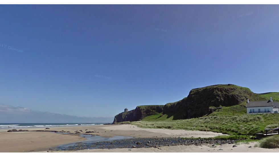 The beach used for Dragonstone is the Downhill Strand in County Londonderry, Northern Ireland.