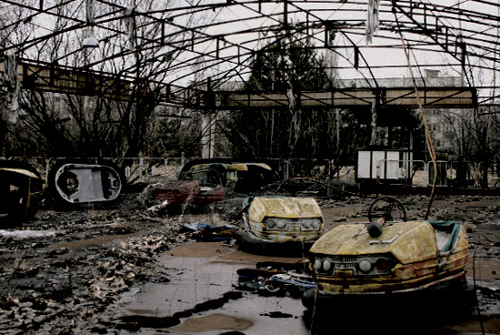 haunting chernobyl pictures of Chernobyl photos - an amusement park that has been falling apart
