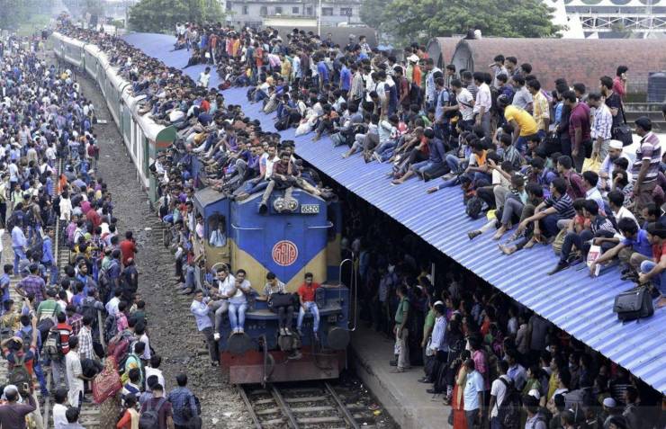random pics - bangladéš train
