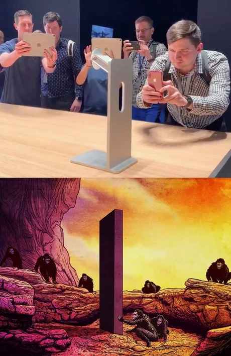 funny picture - 2001: A Space Odyssey - mac pro stand meme