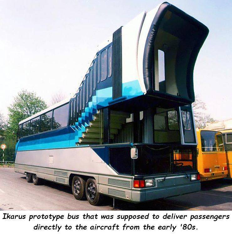JPEG - Ikarus prototype bus that was supposed to deliver passengers directly to the aircraft from the early '80s.