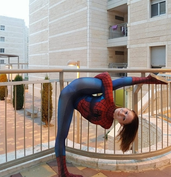 flexible spider girl