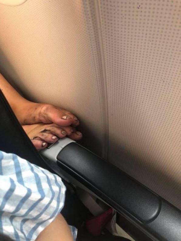 airplane disgusting feet