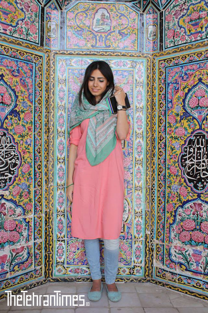 Iranian women - dress iran architecture girl - 23.0009 Gban e wcas Or TheTehranTimes.
