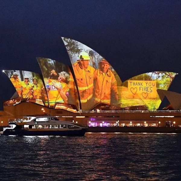 Sydney Opera House - Thank You Fires Gji