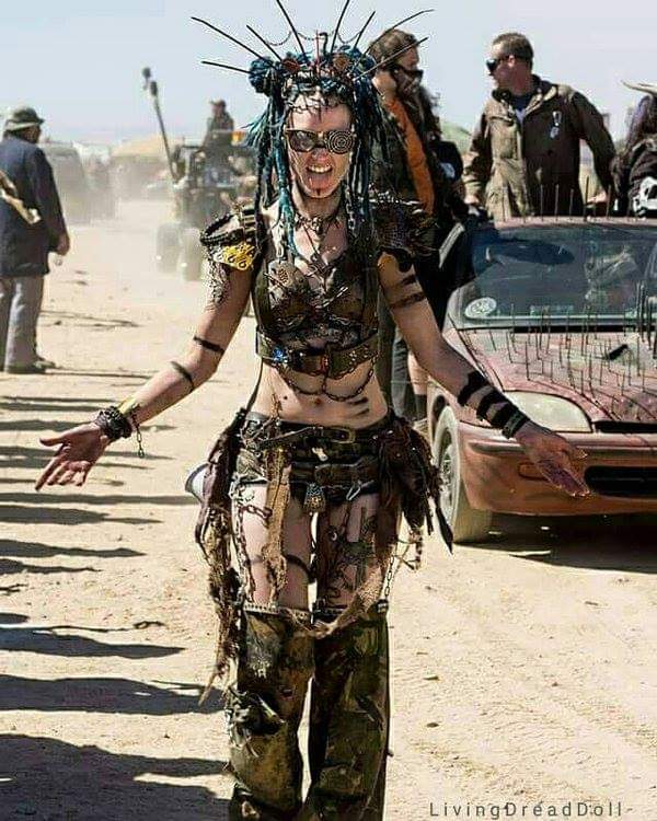 cosplay - apocalypse costume - 2 Living Dread Do ||