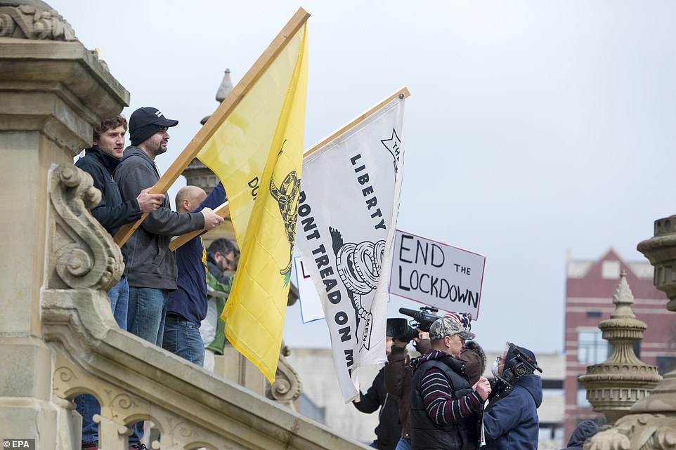 protest - Liberty End The The Ont Tread On M Lockdown Iluuuc Do Epa