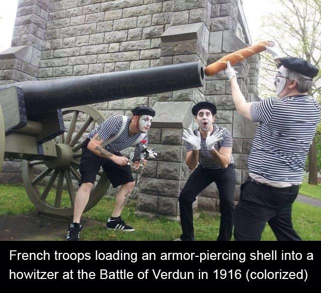 french artillery meme - French troops loading an armorpiercing shell into a howitzer at the Battle of Verdun in 1916 colorized