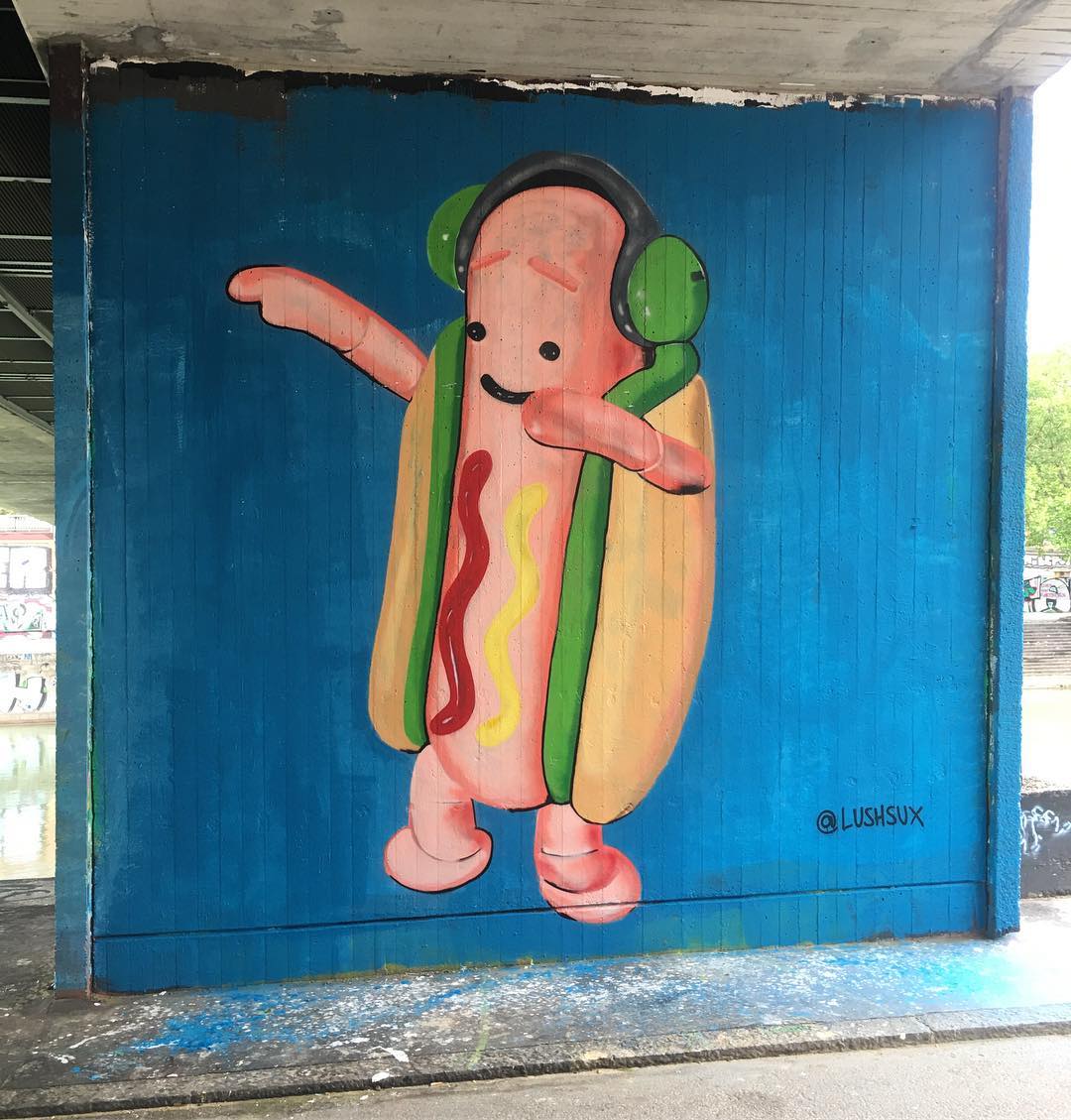 graffiti memes - 3d dancing hot dog
