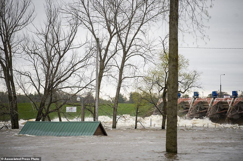 Flood - Associated Press Photo