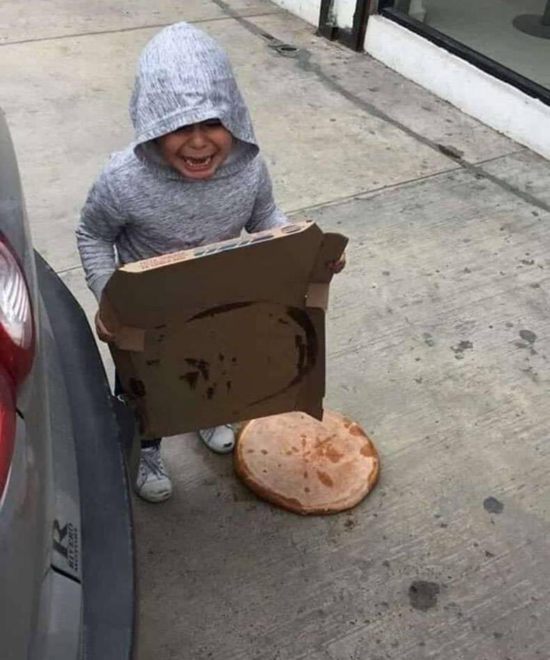 kid drops pizza