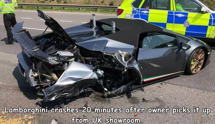 Lamborghini - Polics Lamborghini crashes 20 minutes after owner picks it up from Uk showroom.