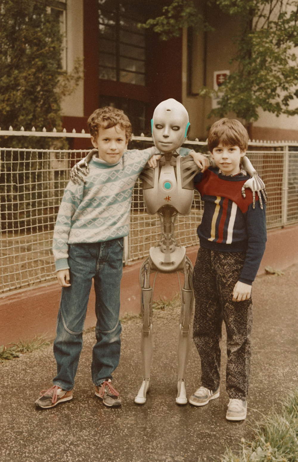 two boys and a robot - 1 1