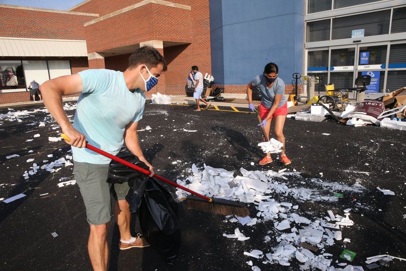 best buy chicago august 2020 looting clean up